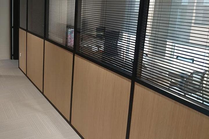 Nous mettons à votre service un menuisier expérimenté.